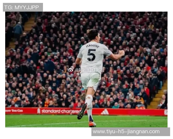 马奎尔绝杀利物浦进球获曼联十月最佳荣誉展现卓越实力